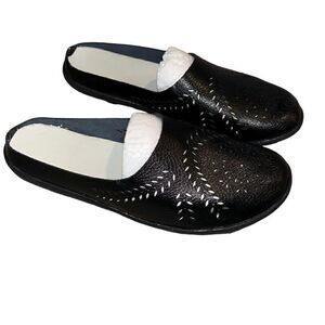 *NEW* Ladies Mandala Cut-Out Leather Slip-On Loafers Shoes Black Size 9 feels li